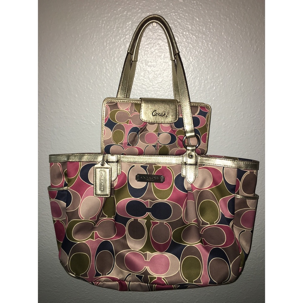 Coach Gallery Scarf Print Tote bag and Wallet
